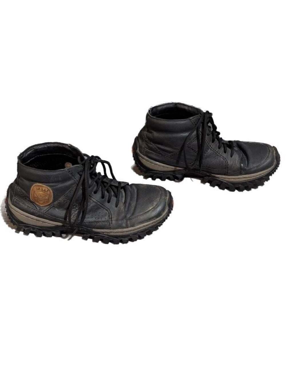 Sandro Moscoloni Men's Black Leather Rugged Sole Chukka Boots